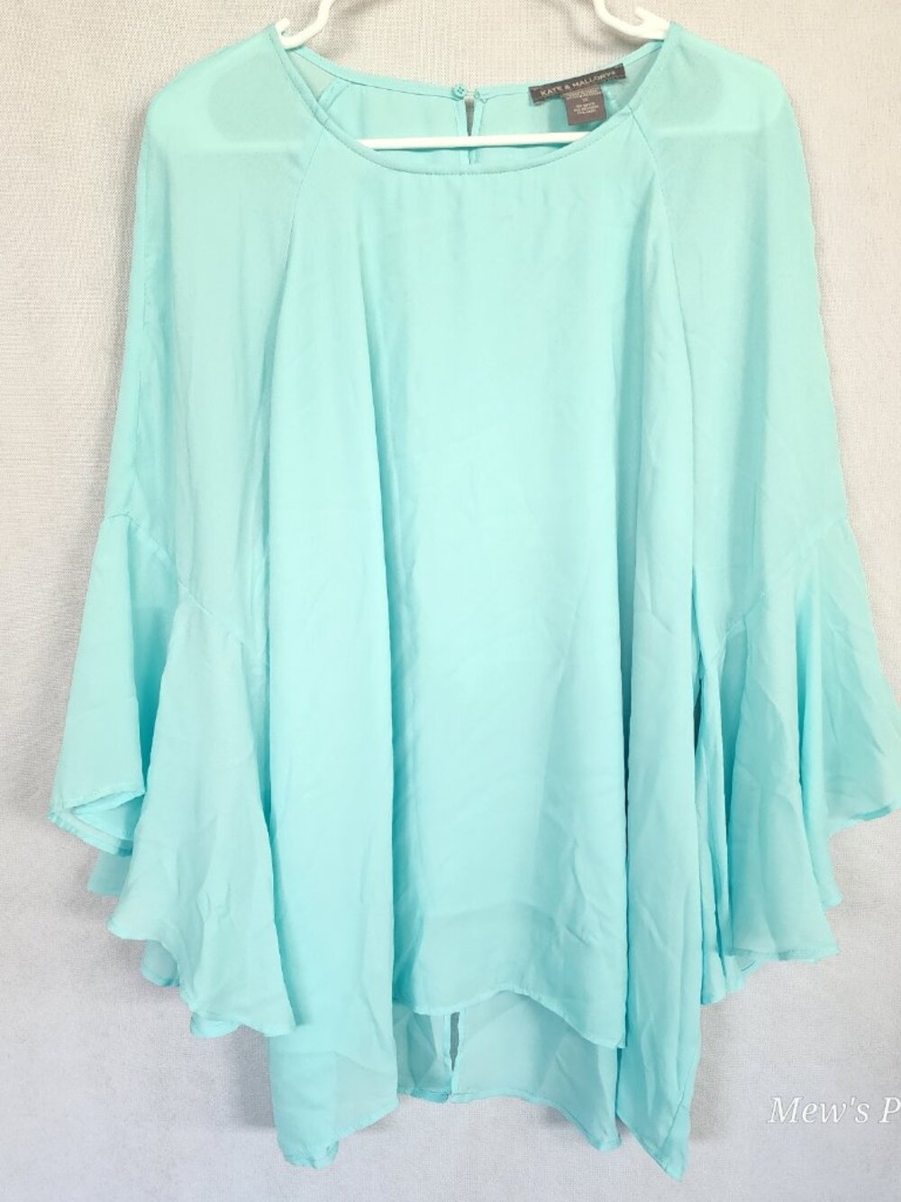 NWOT - Kate & Mallory Round Neck with Ruffle Sleeve Seafoam Color, S